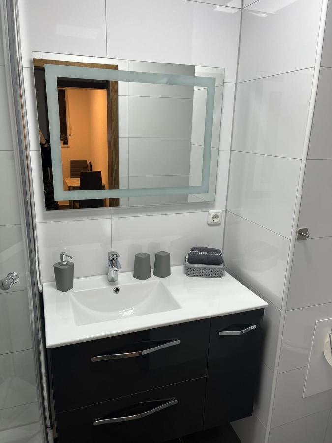 Ferienwohnung Emilia Koln Bagian luar foto